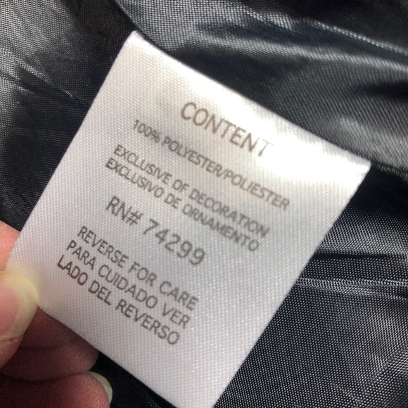 Coogi Girls Puffer Vest - Picture 8 of 8